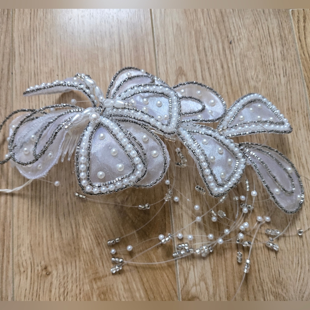 VINTAGE❤️ Silver Bridal Comb (New, Never Worn) Handmade 🇨🇦